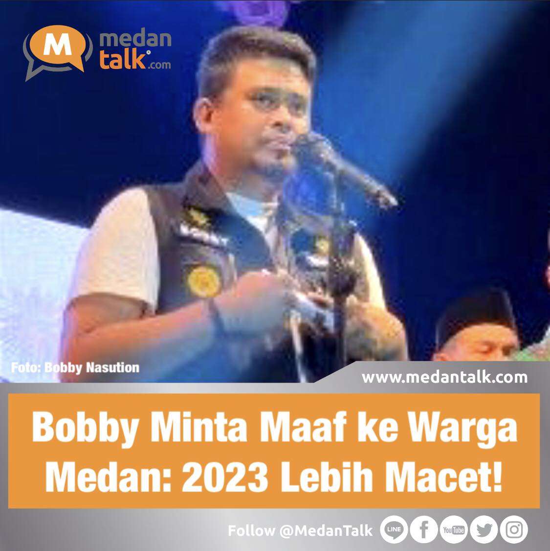 Bobby Minta Maaf ke Warga Medan: 2023 Lebih Macet!

Wali Kota Medan Bobby Nasution menyampaikan meminta maaf kepada warganya karena Kota Medan akan lebih macet tahun depan. Dia menyebut di tahun 2023 akan ada pembangunan yang lebih masif.

"Menurut warga Kota Medan, hari ini Kota Medan macet atau tidak," ucap Bobby saat memberikan kata sambutan pada perayaan malam tahun baru, Sabtu (31/12/2022) malam.

"Karena pembangunan yang kita lakukan, jalan jadi sempit. Di tahun 2023 Medan kayaknya masih macet. Di tahun 2023 saya jujur agak sedikit macet lagi di banding tahun 2022," sambung Bobby.

Namun ia juga berjanji, setelah pembangunan selesai pada tahun 2023 nantinya. Warga kota Medan akan bisa merasakan dampak dari kemacetan hari ini.

"Banyak yang bully, yang menghina, tapi saya janji mudah mudahan 2023 setelah proyek ini selesai, di tahun 2024 Medan bisa merasakan perubahannya," kata Bobby.

Dalam sambutannya, ia juga mengingatkan kepada pemuda Kota Medan agar tidak melakukan tawuran dan menggunakan narkoba. Ia meminta pemuda kota Medan agar lebih berkreatifitas.

"Jangan pakai narkoba dan jangan tawuran. Nanti, saya minta anak Medan refleksi hari ini karena kita ingin anak anak Medan ini semakin banyak yg bisa berkarir yang semakin banyak bisa ke Jakarta," ujarnya.

Di sisi lain dia juga mendoakan warga Medan yang masih jomblo agar segera mendapatkan jodoh pada tahun 2023.

"Anak Medan saya doakan untuk warga Medan yang masih jomblo agar segera dapat jodoh. Dan untuk yang sudah menikah, segera mendapatkan anak," katanya.

"Anak medan juga hobinya berteriak, tapi hatinya lembut,"sambung Bobby.

Sumber: detik