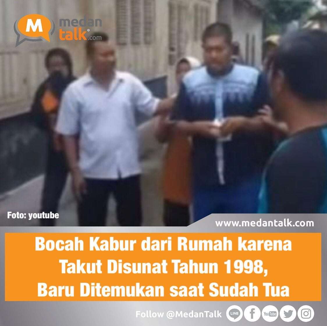 Bocah Kabur dari Rumah karena Takut Disunat Tahun 1998, Baru Ditemukan saat Sudah Tua
Lelaki berinisial AG di Klaten, Jawa Tengah, akhirnya pulang ke rumah setelah minggat selama 25 tahun karena takut disunat.
AM, ibu kandung AG, menceritakan putranya itu minggat dari rumah pada tahun 1998 saat berusia 10 tahun.
“Dia waktu itu mau disunat. Tapi kabur karena takut,” kata AM, dikutip Metro dari Suara, Kamis (26/1/2023).
Baru tahun 2023 inilah AG pulang ke rumahnya. Kini AG sudah berusia 35 tahun. Dia ditemukan keluarga berkat video yang tayang di sebuah kanal YouTube.
AM mengatakan, AG tahun 1998 minggat dari rumah bersama teman sekampungnya. Keluarga lantas berupaya mencari tapi hasilnya nihil.
Keluarga, kata AM, sempat mencari AG hingga ke Stasiun kereta Solo Balapan, Brebes, bahkan ke DKI Jakarta.
Lantas, bagaimana AG akhirnya bisa ditemukan keluarga dan pulang ke rumah?
Sarijati mengatakan, kondisi AG semakin hari makin menurun akibat menderita diabetes.
Tri Pujasto, pedagang lainnya di pasar itu, lalu membawa AG berobat ke puskesmas.
“Tapi terkendala karena AG tidak punya KTP. Saya lalu mengontak YouTuber yang biasa mengurus ODGJ dan orang hilang. Divideokan dan viral sampai diketahui keluarga AG,” kata Tri Pujasto.
Sumber: metro/suara