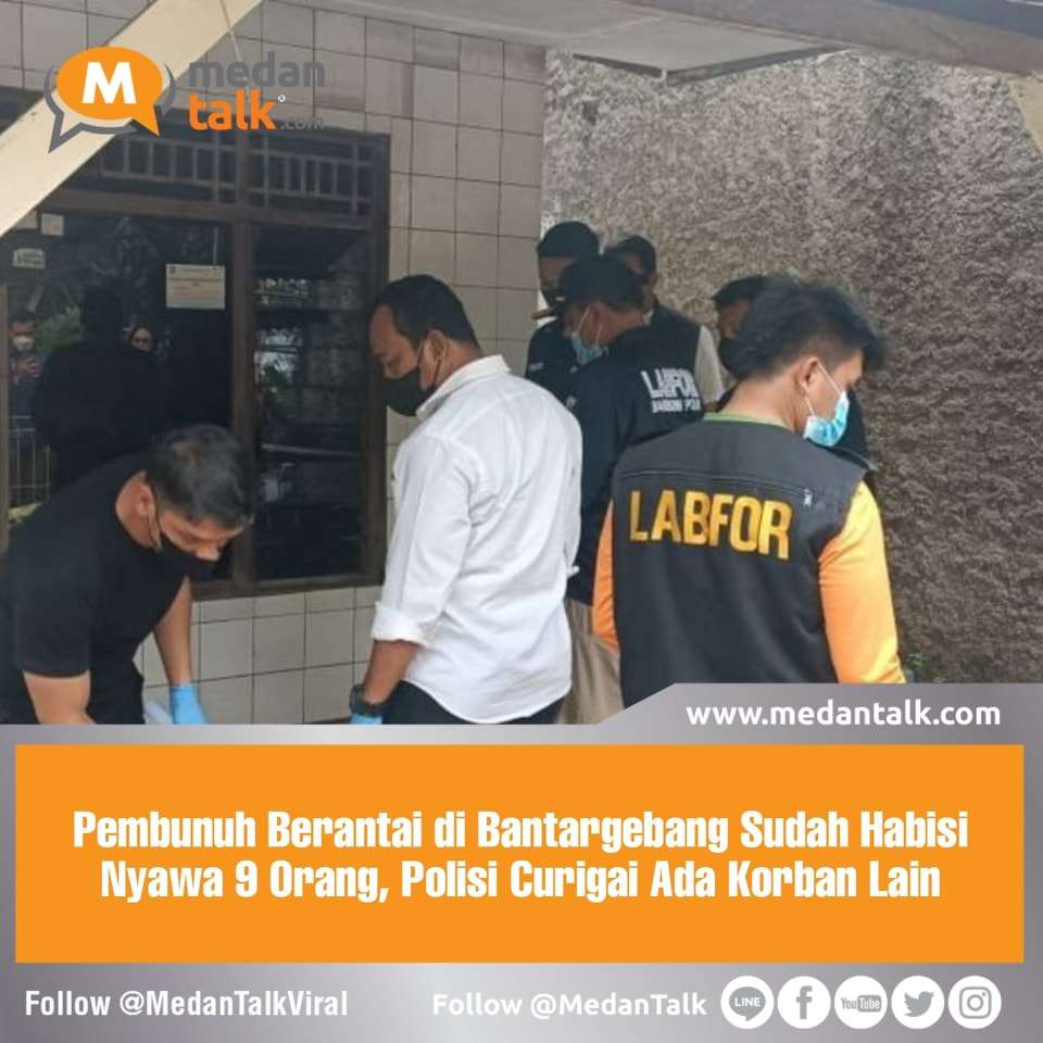 Pembunuh Berantai di Bantargebang Sudah Habisi Nyawa 9 Orang, Polisi Curigai Ada Korban Lain

Polda Metro Jaya telah menegaskan bahwa satu keluarga di Ciketing Udik, Bantar Gebang, Kota Bekasi, Jawa Barat, tewas akibat diracun. Pelaku pembunuhan itu adalah kepala keluarga sendiri bernama Wowon Erawan alias Aki, dibantu dua orang dekatnya, yakni Solihin alias Duloh, dan M Dede Solehudin.

Adapun Muhammad Dede Solihin, pria yang dinyatakan ikut tergeletak lemas di rumah itu, juga ditetapkan sebagai tersangka. Kapolda Metro Jaya Irjen Fadil Imran menyebut tiga tersangka adalah pelaku pembunuhan berantai yang sebelumnya telah terlibat dalam sejumlah aksi pembunuhan. 

"Sebelum membunuh satu keluarga di Bekasi, para pelaku melakukan serangkaian pembunuhan atau biasa disebut serial killer," ujar Fadil, Kamis (19/1/2023).

Untuk menggali fakta-fakta, tim kolaborasi intervensi Polda Metro Jaya langsung terjun ke Cianjur, bersama tim kedoteran forensik, Asosiasi Psikologi Forensik Indonesia (Apsifor), dan laboratorium forensik. 

Berdasarkan penyelidikan sementara, korban pembunuhan berantai dari ketiga tersangka hingga saat ini berjumlah 9 orang, yakni 3 korban di Bekasi, 4 korban di Cianjur, 1 korban di Garut, dan 1 korban lain masih dicari. Kendati demikian, Fadil mengatakan tidak menutup kemungkinan ada korban lain yang belum terungkap. Untuk itu, Fadil meminta apabila ada anggota keluarga hilang setelah berhubungan dengan tersangka dan belum kembali, keluarga bisa melapor kepada Polda Metro Jaya.

"Untuk kami lakukan penyelidikan sebagai data pembanding. Bagi yang punya keluarga yang pernah berhubungan dengan Wowon, Solihin, dan Dede, mungkin bisa berhubungan dengan Polda Metro Jaya," tutur Fadil.

Menurut Fadil, hingga tadi malam tim lapangan masih berada di Cianjur. Tim ini akan membawa jenazah ke Rumah Sakit (RS) Polri Kramat Jati, Jakarta Timur, untuk diidentifikasi. Direktur Reserse Kriminal Umum Polda Metro Jaya Kombes Hengki Haryadi mengatakan, polisi sempat mendapati fakta bahwa ada korban lain sebelum di Bantargebang, Bekasi.

Sumber: kompas.com