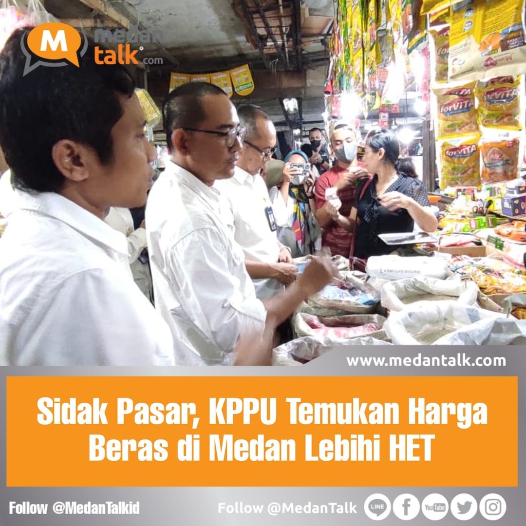 Sidak Pasar, KPPU Temukan Harga Beras di Medan Lebihi HET

Komisi Pengawas Persaingan Usaha (KPPU) Kanwil I Medan menemukan harga beras di Medan melebihi Harga Eceran Tertinggi (HET).

Berdasarkan pantauan, Senin (30/1/2023), harga beras medium di Pasar Petisah Medan dipatok seharga Rp 13 ribu/kg, padahal HET beras medium di Sumatera Rp 9.950/Kg. Sementara, harga beras premium dipatok Rp 15 ribu/kg, padahal HET-nya seharusnya Rp 13.300/kg.

"Dari Bulog sudah menyediakan sesuai dengan HET dan Bulog menyediakan setiap hari. Tapi yang di luar Bulog ini terkadang menjual di atas HET. Tadi kita temukan harga beras medium itu seharga Rp 13 ribu kemudian yang premium itu Rp 15 ribu," ungkap Kepala Kanwil I KPPU Medan Ridho Pamungkas usai sidak di Pasar Petisah Medan, Senin (30/1/2023).

Terkait harga beras yang berada di atas HET ini, Ridho berencana akan melakukan penelusuran.

"Nah ini masih menjadi pertanyaan karena informasi Bulog sudah tercukupi tapi ini harga di lapangan masih cukup tinggi, nanti akan kita tindaklanjuti terkait itu," ujarnya.

Kenaikan harga beras ini diakui oleh Ahua, pedagang sembako yang menyebutkan kondisi beras masih mahal.

"Masih mahal lah, kalau beras yang 30 kg biasanya cuma Rp 300 ribu-Rp 310 ribu, ini sudah Rp 370 ribu yang jenis beras IR. Kalau naiknya ini udah dari bulan Desember lalu," kata Ahua.

Selain di Pasar Petisah, beberapa pasar lainnya di Medan juga mematok harga beras medium berjenis IR di atas HET, di antaranya di Pasar Simpang Limun seharga Rp 12.000/kg, Pasar Sukaramai Rp 12.000/kg dan Pusat Pasar Rp 10.000/kg.

Sumber: detik.com/sumut/berita/d-6542384/kppu-temukan-harga-beras-di-medan-lebihi-het