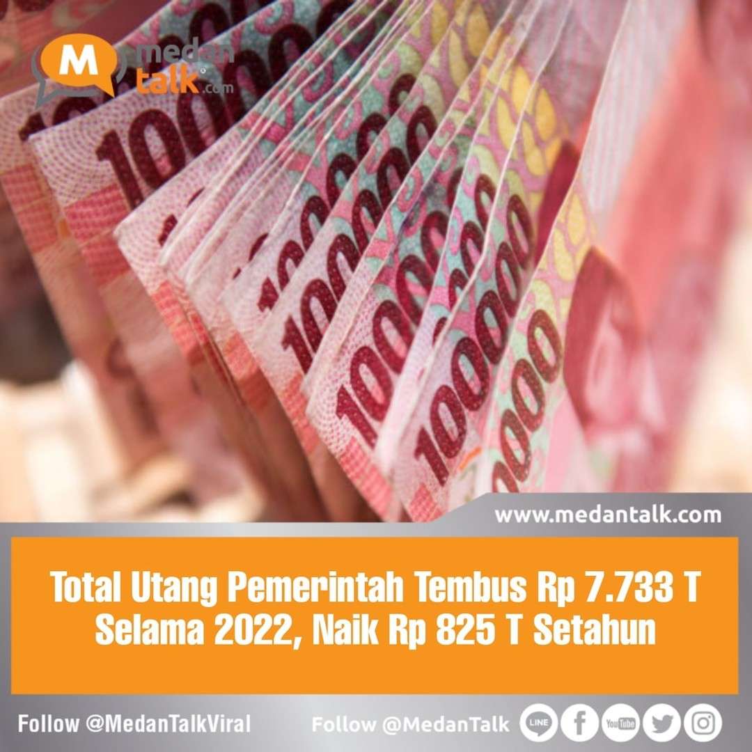 Total Utang Pemerintah Tembus Rp 7.733 T Selama 2022, Naik Rp 825 T Setahun

Total utang pemerintah selama tahun 2022 mencapai Rp 7.733,99 triliun, naik 11,9 persen atau Rp 825,12 triliun jika dibandingkan tahun sebelumnya Rp 6.908,87 triliun. 

Berdasarkan data APBN Kita, Selasa (24/1), total utang tersebut terdiri dari Surat Berharga Negara (SBN) sebesar Rp 6.846,89 triliun dan pinjaman Rp 887,10 triliun. 

"Sampai dengan akhir Desember 2022, posisi utang pemerintah berada di angka Rp 7.733,99 triliun dengan rasio utang terhadap PDB sebesar 39,57 persen," tulis keterangan APBN Kita. 

Terdapat peningkatan dalam jumlah nominal dan rasio utang jika dibandingkan dengan bulan November 2022. Namun, rasio utang menurun jika dibandingkan dengan periode yang sama pada tahun lalu (Desember 2021) yang sebesar 40,74 persen dari PDB.

Fluktuasi posisi utang pemerintah dipengaruhi oleh adanya transaksi pembiayaan berupa penerbitan dan pelunasan SBN, penarikan dan pelunasan pinjaman, serta perubahan nilai tukar. Meski demikian, pemerintah menilai utang saat ini masih dalam batas aman, wajar, serta terkendali diiringi dengan diversifikasi portofolio yang optimal.

Berdasarkan jenisnya, utang pemerintah didominasi oleh instrumen SBN yang mencapai 88,53 persen dari seluruh komposisi utang akhir Desember 2022. Sementara berdasarkan mata uang, utang pemerintah didominasi oleh mata uang domestik (rupiah), yaitu 70,75 persen. 

Sementara itu, kepemilikan SBN saat ini didominasi oleh Perbankan dan diikuti BI. Kepemilikan investor asing terus menurun sejak tahun 2019 yang mencapai 38,57 persen, hingga akhir tahun 2021 tercatat 19,05 persen, dan per akhir Desember 2022 mencapai 14,36 persen.

"Hal tersebut menunjukkan upaya pemerintah yang konsisten dalam rangka mencapai kemandirian pembiayaan dan didukung likuiditas domestik yang cukup. Meski demikian, pemerintah akan terus mewaspadai berbagai risiko yang berpotensi meningkatkan cost of borrowing seperti pengetatan likuiditas global dan dinamika kebijakan moneter negara maju," tulisnya.

Sumber: kumparan.com