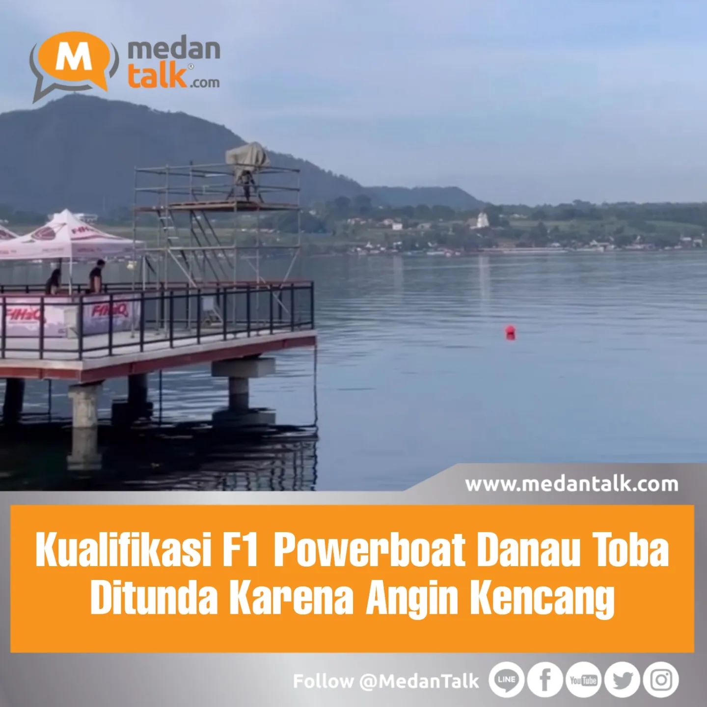 Kualifikasi F1 Powerboat Danau Toba Ditunda karena Angin Kencang

Kualifikasi F1 Powerboat Danau Toba ditunda hari ini. Penundaan sesi kualifikasi ajang balap di atas air itu lantaran faktor cuaca yang mengakibatkan ombak tinggi.

"Hari kualifikasi dipostpone sampai besok pagi pukul 08.00 WIB untuk faktor keselamatan sesuai aturan yang berlaku. Tadi sudah dicoba, tapi tidak memungkinkan untuk dilakukan karena riak ombak tinggi," ungkap Dirut InJourney Donny Oskaria, Sabtu( 25/2/2023).

Donny mengatakan bahwa kualifikasi dan final akan digabung menjadi satu hari, Minggu besok, (26/2/2023).

"Kualifikasi akan kita lakukan lebih pagi kemudian dilanjutkan dengan acara hiburan dan lanjut ke final, jadi memang besok akan lebih lama waktunya," ujarnya.

Berdasarkan pantauan, boat satu per satu diangkat kembali ke daratan dan juga para pembalap meninggalkan area venue. Dari kursi penonton, tampak Menteri BUMN Erick Thohir dan Menko Marves Luhut Binsar Panjaitan juga meninggalkan lokasi.

Sementara itu, para penonton di Pelabuhan Mulia Raja Napitupulu tampak cukup kecewa.

"Ya kecewa ya, udah sengaja kita datang jauh-jauh dari Medan tapi hari ini gagal. Ya tapi kan alam nggak bisa kita prediksi," ujar Indah, penonton asal Medan.

Sumber : detik.com
