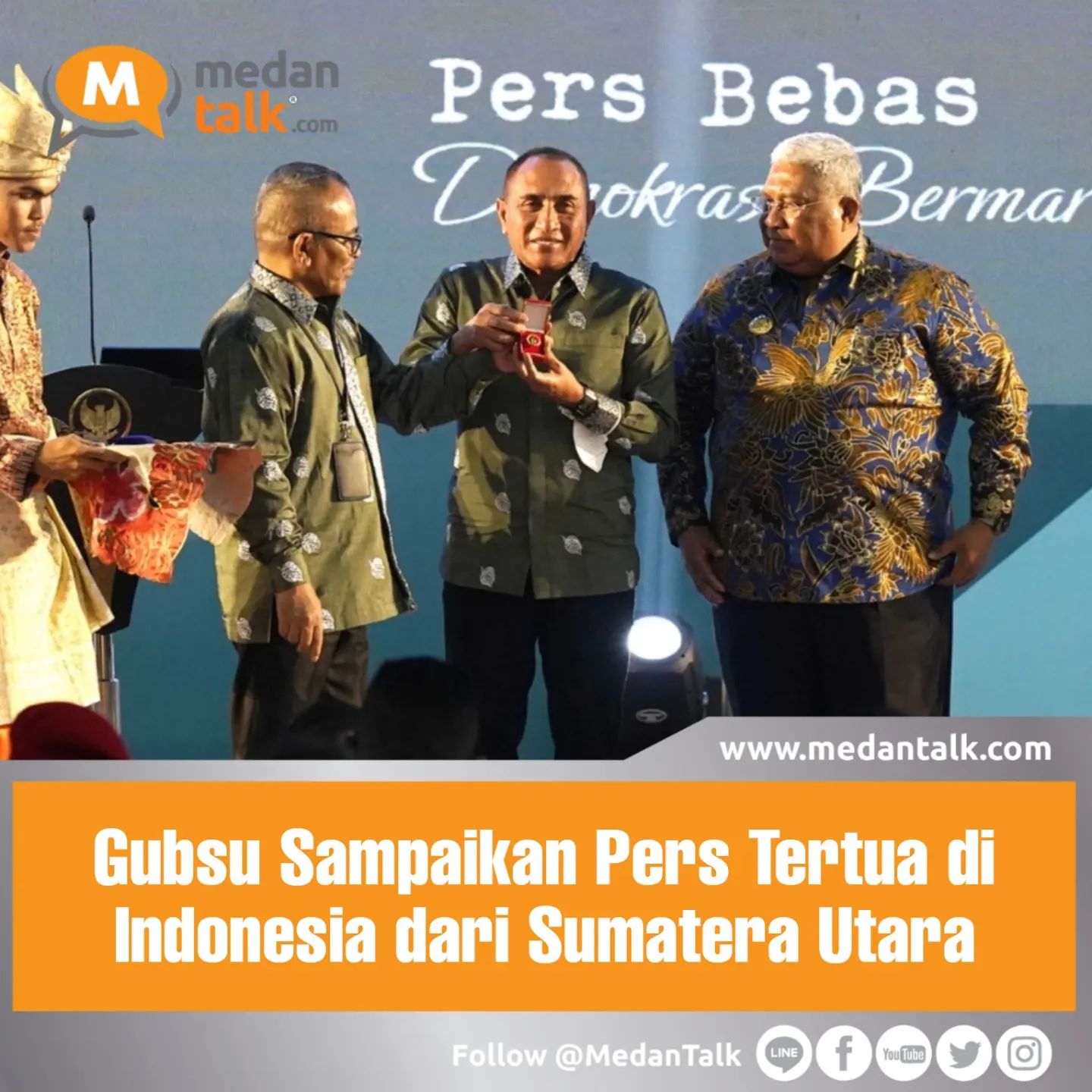 Pers Tertua di Indonesia dari Sumatera Utara

Gubernur Sumatera Utara (Sumut) Edy Rahmayadi melaporkan kepada Presiden Republik Indonesia Joko Widodo, bahwa pers yang tertua di Indonesia ini, adalah berasal dari Sumut. Menurutnya hal tersebut diketahui karena berkah dari adanya acara Hari Pers Nasional (HPN) 2023 di Sumut.

“Kami laporkan Pak Presiden, kami juga baru tahu, bahwa pers yang tertua di Indonesia ini,  adalah berasal dari Sumatera Utara, ini berkahnya HPN, kalau tidak HPN, saya juga belum tahu Bapak Presiden,” ungkap Gubernur Edy Rahmayadi di hadapan Presiden RI Joko Widodo pada acara puncak HPN 2023 di Gedung Serbaguna, Jalan Williem Iskandar/Jalan Pancing, Deliserdang, Kamis (9/2). 

Acara puncak Hari Pers Nasional (HPN) 2023 juga dihadiri Menteri Koordinator Bidang Polhukam Mahfud MD, Menteri Kominfo Johnny G Plate, Panglima TNI Yudo Margono, Kapolri Listyo Sigit, Ketua MPR RI Bambang Soesatyo, Ketua Dewan Pers Ninik Rahayu, Ketua PWI Atal S Depari, para duta besar negara sahabat, kepala daerah se-Indonesia, wartawan se-Indonesia, para pelajar, mahasiswa,  serta para tamu dan undangan lainnya.

Edy Rahmayadi juga mengucapkan selamat merayakan Hari Pers Nasional bagi para insan pers. Serta selamat datang di Provinsi Sumut, provinsi pelopor pers di Indonesia dalam upaya meraih kemerdekaan dari pendudukan kolonial melalui produk jurnalistik. 

“Dan hari ini apabila semua insan pers berkumpul di sini, maka tugas kita saat ini adalah untuk mengisi kemerdekaan dengan pembangunan,” sebut Edy Rahmayadi.

Edy pun menitipkan pesan ke semua insan pers yang hadir, untuk dapat menulis hal-hal yang positif tentang Sumut, apakah tentang kulinernya, budaya, pariwisata dan potensi-potensi ekonomi, yang akan memberikan citra bagi investor dan wisatawan, untuk datang ke Sumut. 

“Sebagaimana juga harapan Bapak Presiden Joko Widodo agar kita bisa meningkatkan investasi dan pariwisata di daerah, salah satunya promosi melalui produk-produk jurnalistik,” kata Edy.