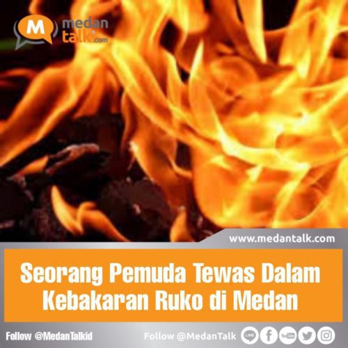 Seorang Pemuda Tewas Dalam Kebakaran Ruko di Medan 

Kebakaran terjadi di Jalan Brigjend Hamid, Kelurahan Titi Kuning, Kecamatan Medan Johor, Sumatera Utara. Kebakaran melanda rumah toko (ruko) tiga lantai. Peristiwa itu mengakibatkan seorang pemuda meninggal dunia, Kamis (16/2/2023).

Korban bernama Nicolas Martin (23) diduga meninggal karena kekurangan oksigen lantaran pekatnya asap kebakaran yang melahap ruko itu.

Informasi yang dihimpun, api pertama kali muncul dari ruko milik Abun (40). Dengan cepat api merembet ke lantai atas, dan menyelimuti seluruh bangunan permanen tersebut.

Warga yang mengetahui adanya kebakaran lalu melaporkannya ke Dinas Pemadam Kebakaran dan Penyelamatan Kota Medan. Sekitar lima unit mobil armada merah milik petugas pemadam kebakaran dikerahkan ke lokasi.

Sekitar satu jam lebih berjibaku dengan api, kebakaran akhirnya berhasil diredakan. Akibat kebakaran ini menghanguskan hampir seluruh bangunan ruko dengan presentase terbakar mencapai 80 persen.

"Kebakaran juga mengakibatkan satu orang meninggal dunia," kata petugas Pemadam Kebakaran dan Penyelamatan Kota, S Nasution kepada suarasumut.id.

Dirinya mengatakan asal api diduga berasal dari bara dupa yang menyambar gas yang bocor di lantai satu ruko. Kobaran api seketika berkecamuk.

"Saat kejadian korban berada di lantai tiga ruko. Korban meninggal karena terhirup asap," ungkapnya.

Sementara itu, Kanit Reskrim Polsek Delitua Iptu Irwanta Sembiring menyampaikan pihaknya masih melakukan penyelidikan terkait penyebab kebakaran.

"Kebakaran mengakibatkan satu orang meninggal dunia, korban meninggal karena asap bukan terbakar. Untuk penyebabnya kita menunggu hasil dari tim labfor," pungkasnya.

Sumber: Suarasumut.id