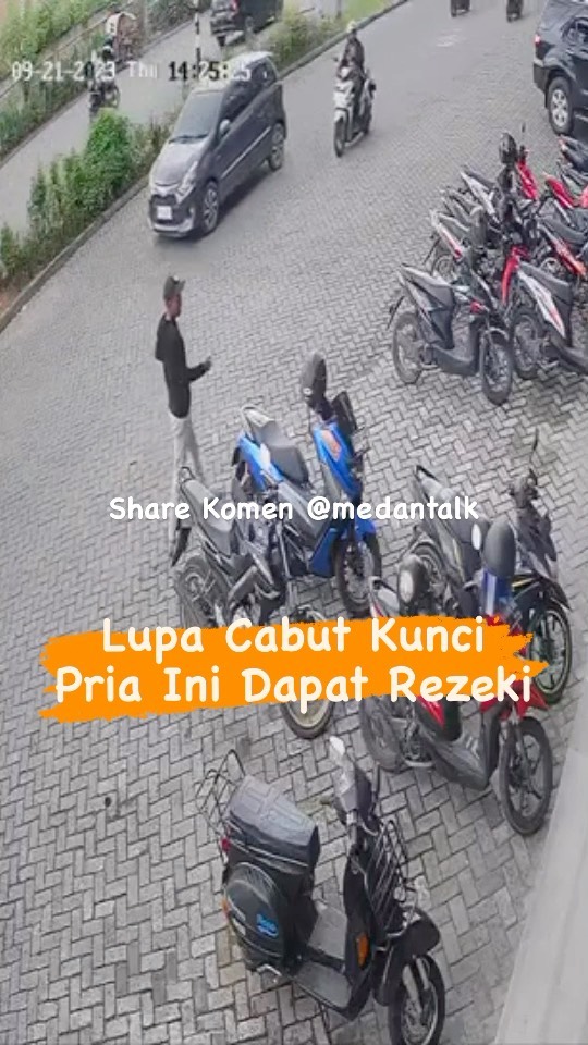 Lupa Cabut Kunci, pria ini dapat rezeki bawa lari sepeda motor baru