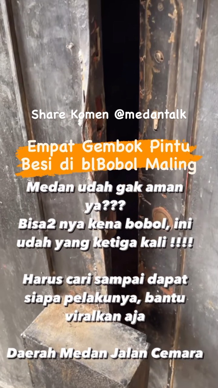 Ruko dikunci empat gembok dari atas sampai bawah dalam dan luar masih