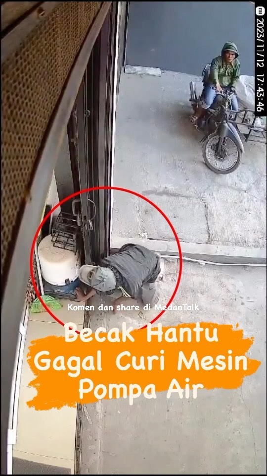 Becak hantu gagal curi mesin pompa air yang berada didepan toko ini terekam kamera pengawas atau cctv dijalan Mandala By Pass pada 12/11/2023 sekitar 17.44.
Dalam rekaman cctv tersebut, pelaku yang naik becak barang ini mendekati ruko dan mengendap - endap mendekati mesin pompa, ternyata mesin pompa dikunci gembok, akhirnya pelaku membawa pergi besi penutup cctv.
.
◇ Selalu pantau STORY dan FOLLOW @medantalk utk info kejadian/kecelakaan/lalulintas terkini yang blm tentu di post ke feed dan utk bisa ikut komentar.
♡ Silakan share (cerita/info lalulintas) ke story mention @medantalk dan juga @medantalkviral @medanku @medantalkid utk admin seleksi dan repost. Ingat tulis lokasi & kapan kejadian, keterangan kejadian dgn jelas dan lengkap di story agar mudah di mengerti saat repost. Pastikan juga akun anda tidak dikunci agar kami bisa lihat dan repost. Terima kasih