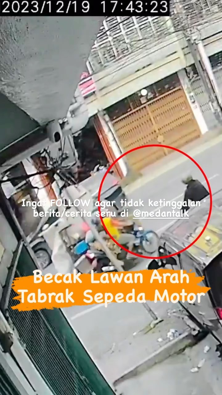 Becak Lawan arah, tabrak sepeda motor yang belok keluar dari jalan Menurut