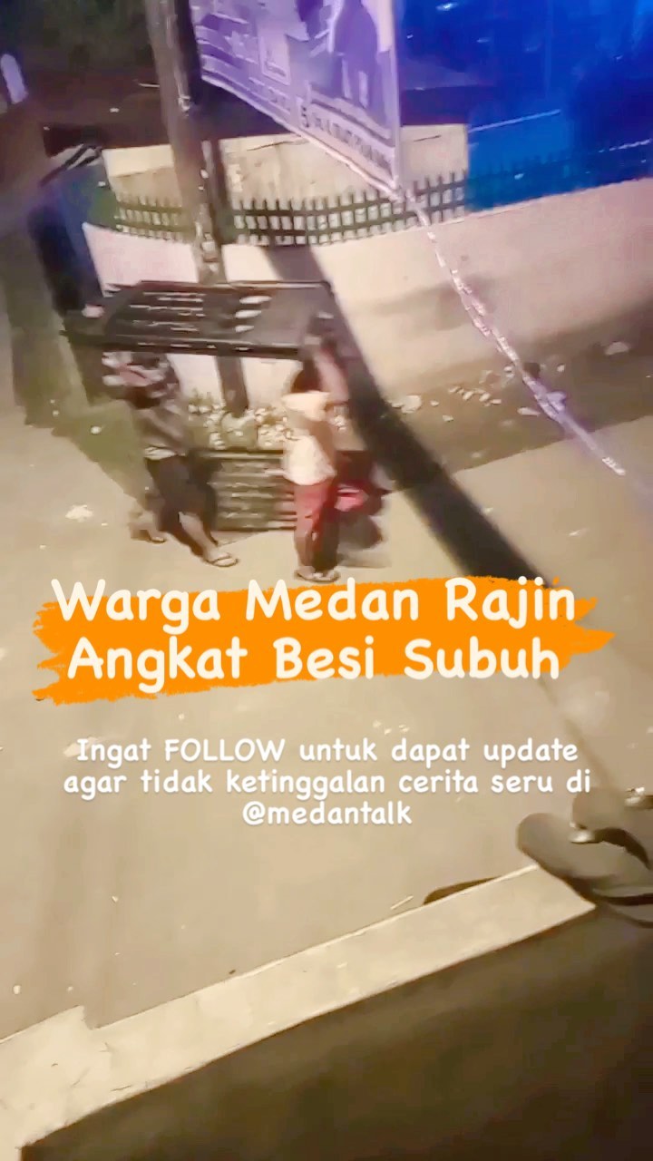 Belakangan ini, terlihat warga Medan rajin angkat besi di subuh hari, mau