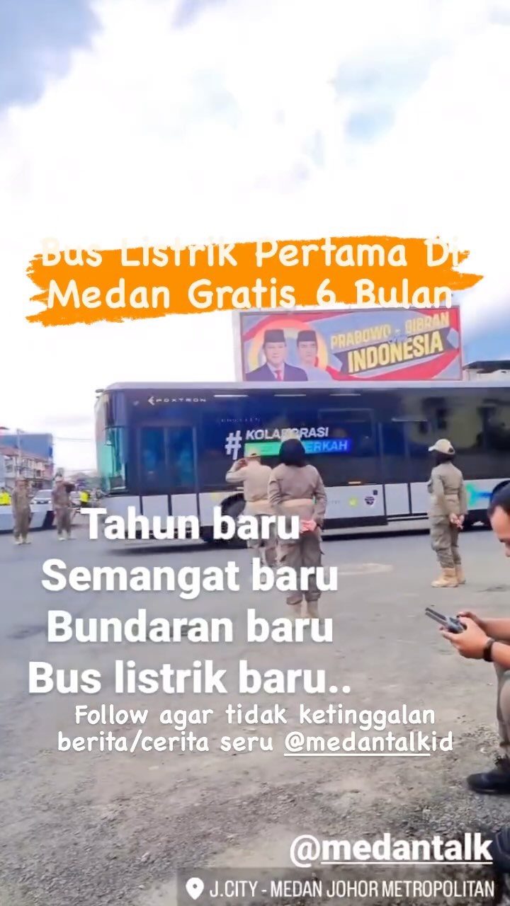 Tahun Baru warga Medan Johor di manjakan dengan bundaran baru dan bus