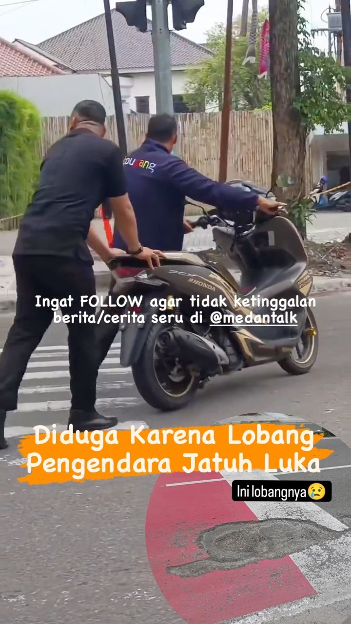 Waspada Lobang di jalan Menurut pengirim video: “seorang pria berumur sekitar 50an