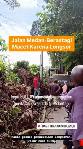 Jalan Medan-Berastagi Macet Total gegara Longsor Longsor terjadi di Jalan Medan-Berastagi, Kecamatan