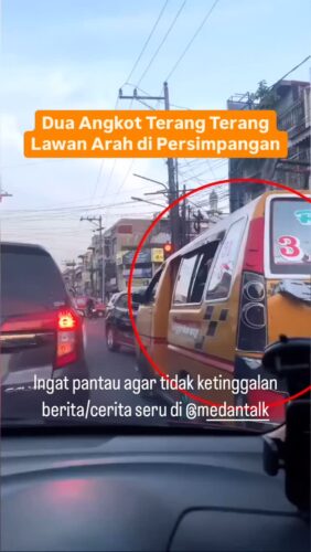 Dua angkot terang terangan lawan arah di persimpangan sukaramai Medan meresahkan pengguna jalan
Menurut pengirim video: “ itu 2 angkot lawan arah pas di persimpangan pajak sukaramai Medan. Angkot berhenti di lampu merah mengganggu kendaraan lain yang mau masuk ke jalur”
Masyarakat yang melintas agar berhati hati dan semoga bisa ditertibkan
◇ Selalu pantau STORY dan FOLLOW @medantalk utk info kejadian/kecelakaan/lalulintas terkini yang blm tentu di post ke feed dan utk bisa ikut komentar. Ingat juga Aktifkan notifikasi agar tidak ketinggalan breaking news/story