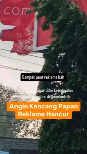 Papan Reklame Hancur Tak Berbentuk saat Hujan Badai Angin Kencang Melandai Kota Medan
Menurut pengirim video kejadian sore tadi 23/05/25 di Jalan sisingamaraja km.6 Medan
Di kejadian terpisah juga terpantau banyak pohon tumbang dan atap seng terbang saat hujan badai di Medan
Masyarakat dihimbau untuk selalu berhati-hati dijalan
◇ Selalu pantau STORY dan FOLLOW @medantalk utk info kejadian/kecelakaan/lalulintas terkini yang blm tentu di post ke feed dan utk bisa ikut komentar. Ingat juga Aktifkan notifikasi agar tidak ketinggalan breaking news/story