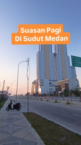 suasana minggu pagi disalah satu sudut kota medan, terlihat hening dan sejuk.
Kalau minggu pagi kamu ngapain?