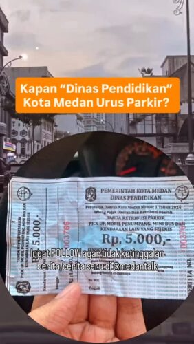 Karcis Parkir Kota Medan Tercetak “Dinas Pendidikan” ! Kapan Dinas Pendidikan Kota Medan urus parkir?
Menurut pengirim video: “Tolong bantu up min. Kita sama-sama tau karcis dari parkir liar di Medan rata-rata dicetak mereka sendiri atau beli di keranjang orange. Tapi ini diluar nurul tulisannya Pemerintah Kota Medan “DINAS PENDIDIKAN”
Kejadian jukir mensodorkan karcis parkir ini di simpang kampus jamin ginting, depan apotik yang Di jalan jamin ginting simpang kampus usu, Medan pada 23/08/25. Ceritanya Mau bayar parkir 3rb disodorin karcis minta 5rb dan di kasih karcis ini. Sayangnya ngga ada video tukang parkirnya tadi.”
Apakah anda pernah perhatikan karcis parkir anda? Diterbitkan oleh dinas mana saja? Jika ada, silakan share di kolom komentar atau DM kami karcisnya
◇ Selalu pantau STORY dan FOLLOW @medantalk utk info kejadian/kecelakaan/lalulintas terkini yang blm tentu di post ke feed dan utk bisa ikut komentar. Ingat juga Aktifkan notifikasi agar tidak ketinggalan breaking news/story
