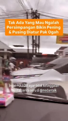 Persimpangan Padat Macet Total karena tidak ada yang mau ngalah, diatur Pak Ogah di bikin pusing dan pening
Menurut pengirim video: “Kejadian Disimpang jalan perjuangan - jalan tempuling Medan pagi tadi 27/09/25 banyak kendaraan tak mau ngalah dan lawan arah membuat kemacetan”
Siapa pernah melintas persimpangan ini? Apakah selalu macet? Pak ogah membantu kemacetan atau membuat tambah macet?
Masyarakat dihimbau Untuk patuhilah peraturan dan etika berlalu lintas demi kenyamanan dan kelancaran lalulintas
♡ Silakan share (cerita/info lalulintas) ke story mention @medantalk dan juga @medantalkviral @medanku @medantalkid utk admin seleksi dan repost. Ingat tulis lokasi & kapan kejadian, keterangan kejadian dgn jelas dan lengkap di story agar mudah di mengerti saat repost. Pastikan juga akun anda tidak dikunci agar kami bisa lihat dan repost. Terima kasih
◇ Selalu pantau STORY dan FOLLOW @medantalk utk info kejadian/kecelakaan/lalulintas terkini yang blm tentu di post ke feed. Ingat juga Aktifkan notifikasi agar tidak ketinggalan breaking news/story