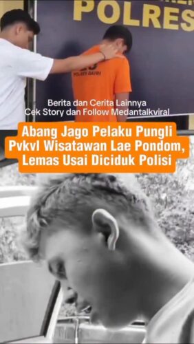 Abang Jago Pelaku Pungli Pvkvl Wisatawan Lae Pondom Dairi, Lemas Usai Diciduk Polisi
Viral di media sosial, p3laku peng*ni4yaan yang terjadi di kawasan Hutan Lae Pondom Kabupaten Dairi diringkus Sat Reskrim Polres Dairi bersama Unit Reskrim Polsek Sumbul, Jumat (17/10/2025).
Ters*ngka diketahui berinisial DL (22) warga Desa Pengambatan Kecamatan Merek Kabupaten Tanah Karo, dan korban bernama Muhammad Gazali (23) warga Kota Medan.
Dalam konferensi pers, Kapolres Dairi, AKBP Otniel Siahaan mengatakan, ters*ngka diamankan saat berada di Kabupaten Tanah Karo.
"Kasus ini sempat viral di media sosial, dan ters*ngka berinisial DL sudah diamankan tak sampai dari 24 jam, " ujar Otniel.
Adapun kronologis kejadian itu diawali saat Gazali melintas dari arah Kota Medan menuju Sidikalang. Saat itu, DL bersama teman - temannya mengatur arus lalulintas sambil meminta uang di jalur yang sedang dalam perbaikan.
Kemudian, korb*n mendengar ada ucapan makian yang dilayangkan oleh DL, sehingga Gazali langsung turun dari mobil.
Adu cekcok pun tak dapat dihindarkan. Tersangka DL langsung melakukan p3mvkvlan kepada korb*n di bagian wajah, sehingga bagian mata tampak l3bam, bibir p3c*h, dan kaki terkilir.
Keluarga dari Gazali langsung mel3rai perk3l*hian itu dan langsung melapor ke Polsek Sumbul.
Kata Otniel, motif ters*ngka mengucapkan makian hingga terjadi peng*ni*yaan karena tidak diberi uang oleh korb*n.
"Jadi pemberian uang itu hanya dilakukan seikhlas hati, " katanya.
Atas perbuatannya, tersangka dikenakan pasal 351 ayat 1 KUHP dan dengan anc*man hvkvman maksimal 2 tahun 8 bulan penjara.
Mengantisipasi hal tersebut, Kapolres meyebut akan melakukan koordinasi dengan para penanggungjawab proyek agar menyediakan orang untuk mengatur arus lalulintas.
"Kami akan melakukan koordinasi kepada penanggungjawab proyek agar menempatkan orangnya untuk mengatur lalulintas. Sehingga tidak ada lagi masyarakat yang turun kesana dan meminta uang. Sifatnya memang tidak dipaksakan, " tutup Otniel.
Sumber Rilis: TRIBUN-MEDAN
Utk Berita & video Viral follow @medantalkviral