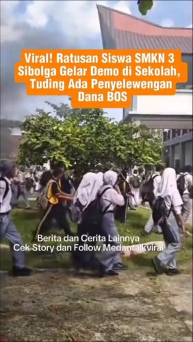 Jagat maya dihebohkan dengan video aksi ratusan siswa dan siswi SMKN 3 Sibolga yang menggelar demonstrasi di lingkungan sekolah, Senin (6/10/2025).
Dalam aksi tersebut, para pelajar menuntut kejelasan penggunaan dana Bantuan Operasional Sekolah (BOS) yang mereka duga diselewengkan oleh pihak sekolah.
Aksi yang berlangsung di halaman sekolah itu sempat membuat suasana tegang. Para siswa membawa spanduk dan menyuarakan kekecewaan mereka terhadap kondisi fasilitas belajar yang rusak dan tidak kunjung diperbaiki, meski sudah beberapa kali disampaikan kepada pihak sekolah.
“Dana BOS itu untuk kepentingan siswa, bukan untuk kepentingan pribadi,” teriak salah seorang siswa dalam video yang kini beredar luas di media sosial.
Menurut informasi yang dihimpun, sejumlah ruang kelas di SMKN 3 Sibolga kini dalam kondisi tak layak pakai. Para siswa berharap Dinas Pendidikan Provinsi Sumatera Utara segera turun tangan melakukan audit terhadap penggunaan dana BOS di sekolah tersebut.
Hingga berita ini diterbitkan, belum ada keterangan resmi dari pihak sekolah maupun Dinas Pendidikan terkait aksi demonstrasi dan dugaan penyimpangan dana tersebut.
Source Rilis Lintas Sumut
Utk Berita & video Viral follow @medantalkviral