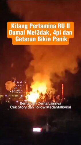 Kilang Dumai milik PT Kilang Pertamina Internasional (KPI) di Provinsi Riau, terbakar pada Rabu (1/10/2025) malam.
Area Manager Communication Relation & CSR Kilang Dumai Agustiawan mengatakan, tim pemadam di Kilang Dumai saat ini fokus pada penanganan kejadian di salah satu unit di kilang.
Petugas penanganan diturunkan untuk dapat segera melakukan pemadaman ke lokasi kejadian untuk mengisolasi api agar tidak meluas ke area lain. Adapun, penyebab kejadian belum diketahui dan tim masih fokus pada upaya penanganan kejadian.
Agustiawan menyampaikan permohonan maaf atas kejadian yang membuat masyarakat sekitar terganggu kenyamanannya.
"Mohon bantuan doa dari masyarakat, agar kejadian ini dapat segera kami tangani dengan baik," katanya melalui keterangan resmi.
Mengutip laman resmi Pertamina, Kilang Dumai merupakan kilang minyak terbesar ketiga di Indonesia. Kilang ini memiliki kapasitas total sebesar 170 MBPOD dengan output produk solar, avtur, Pertalite, Pertadex, MFO-LS, LSFO, UCO, NBF, smooth fluid, LPG dan green coke.
Kilang Dumai bernilai sangat strategis dan berperan penting karena turut berkontribusi memasok 16% kebutuhan energi nasional, khususnya di wilayah Sumatra Bagian Utara (Sumbagut) dan sebagian wilayah Kalimantan.
Utk Berita & video Viral follow @medantalkviral