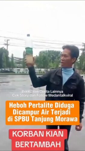 Setelah kemarin heboh solar diduga dicampur air di Langkat, kali ini pengguna kendaraan mengeluhkan BBM jenis pertalite yang dibeli diduga bercampur air. Dalam contoh di botol air mineral tersebut, komposisi minyak dan air hingga 50:50.
Utk Berita & video Viral follow @medantalkviral