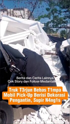 Truk T3rjun Bebas T1mpa Mobil Pick Up Berisi Dekorasi Pengantin, Supir N4ng1s
Terjadi kec3l*kaan yang tidak disangka-sangka men1mp4 salah satu vendor pernikahan.
Sebuah truk t3rjun bebas dari atas jalan tol ke jalan biasa tepatnya di terowongan Kaligandu, Kota Serang sekira pukul 13:55 WIB, Sabtu siang (04/10/25).
Sebagian saksi mengatakan bahwa truk men1mpa beberapa orang termasuk mobil yang tengah membawa peralatan dekorasi pernikahan.
Sang supir tak kuasa menahan t4ngis karena dekor pengantin yang dibawanya h*ncur ber*ntakan.
Source Decoraka
Utk Berita & video Viral follow @medantalkviral