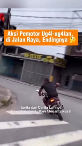Aksi ug4l-ug4lan di jalan raya!
Tindakan berb*haya ini bukan terjadi di Indonesia, namun tetap jadi pengingat bagi kita semua agar selalu berkendara dengan aman dan tertib.
Keselamatan bukan hanya untuk diri sendiri, tapi juga untuk pengguna jalan lainnya.
Sumber sneezemankind
Utk Berita & video Viral follow @medantalkviral